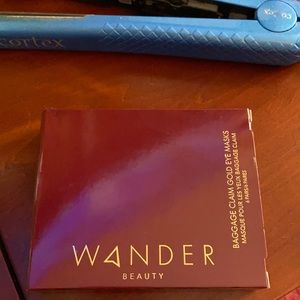 Wander Beauty Baggage Claim Gold Eye Masks
